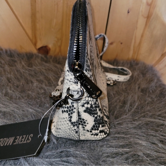 NWT Steve Madden faux snakeskin crossbody bag super cute - Picture 10 of 13